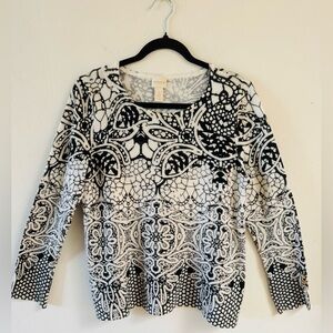 Chico’s light weight sweater size 1 gorgeous long sleeve cream & black